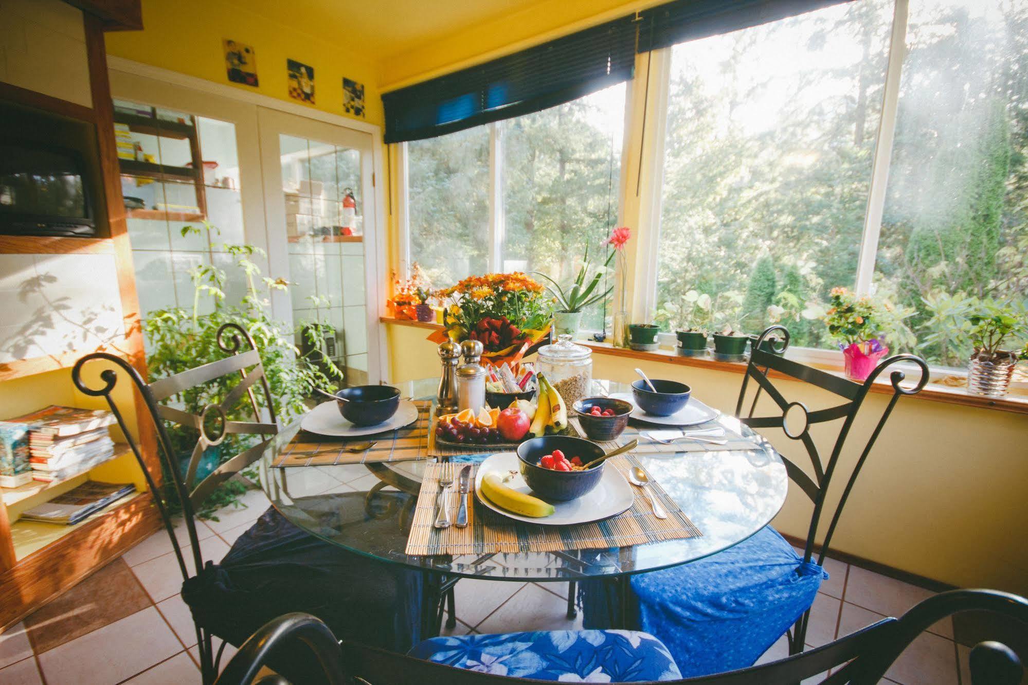 Tall Trees Bed & Breakfast Prince Rupert Ngoại thất bức ảnh
